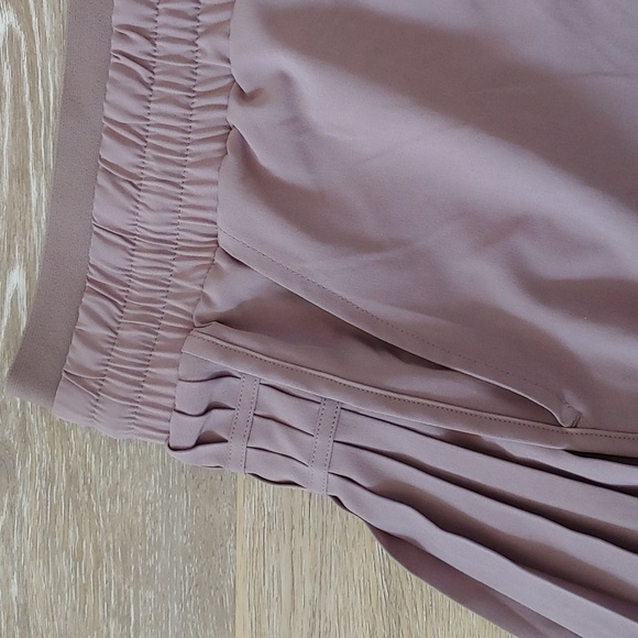 NWT JoyLab Women's High Rise Side Pleated Athletic Shorts Brown Size XL - Picture 3 of 8